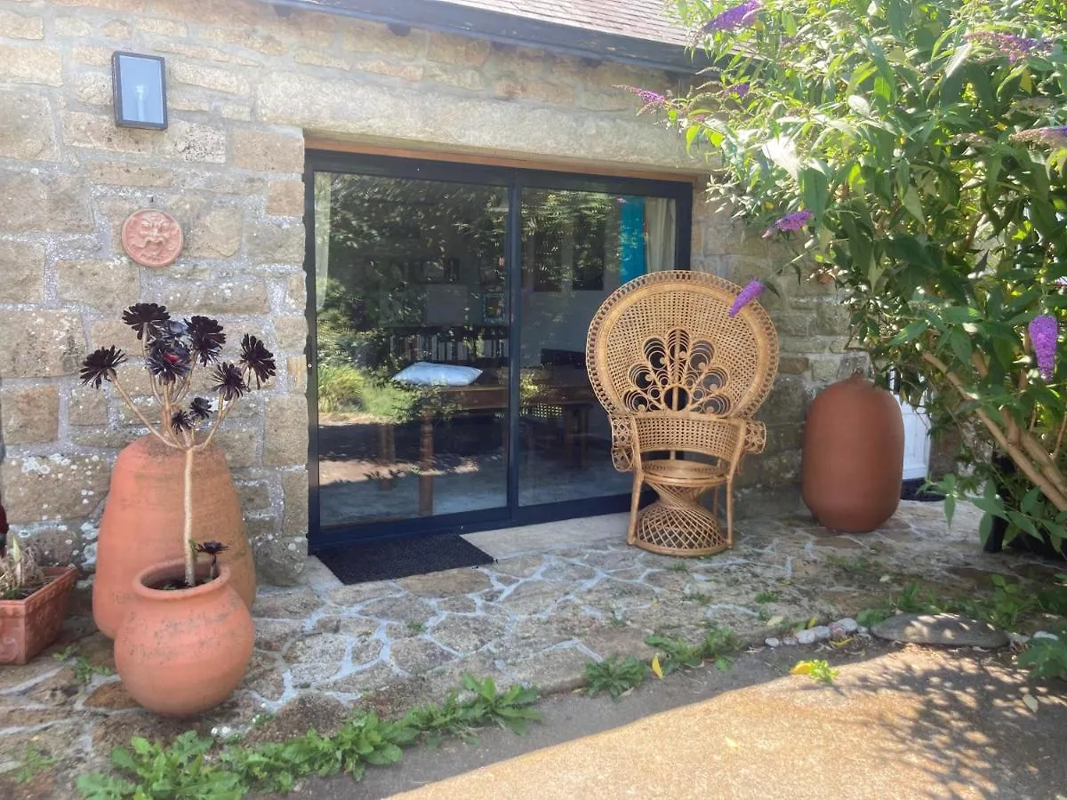 Gite D'Hote Romantique Et Artistique Au Coeur De Locronan France