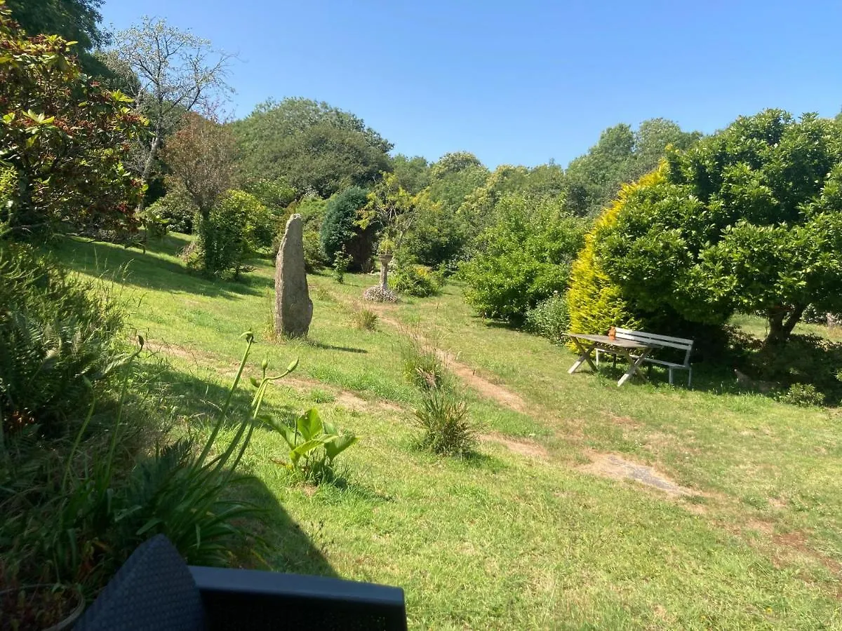 Guest house Gite D'Hote Romantique Et Artistique Au Coeur De Locronan France